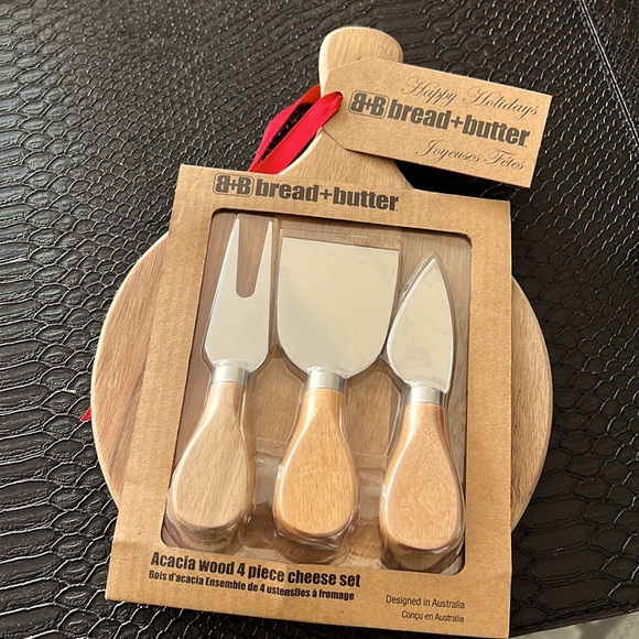 Sale New- Bread and Butter Acacia wood 4 piece cheese set - Picture 1 of 2